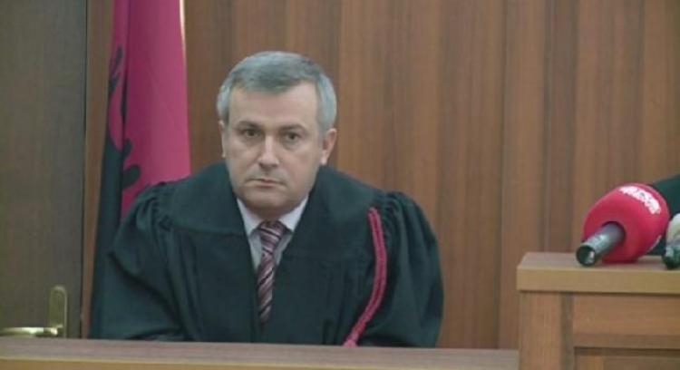 Policia e Tiranës kontroll në banesën e gjyqtarit të Apelit, Shkëlqim Miri i gjen 300 milionë lekë