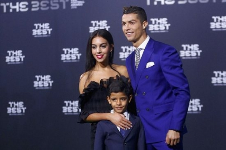 Viti perfekt i Cristiano Ronaldo si në fushën e lojes dhe jashtë saj [FOTO]