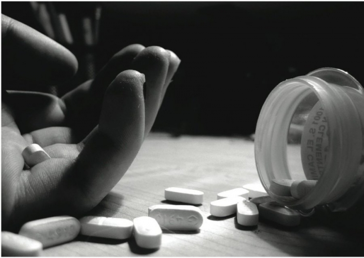 E rëndë në Klos, 21-vjeçarja i jep fund jetës me fotoksinë