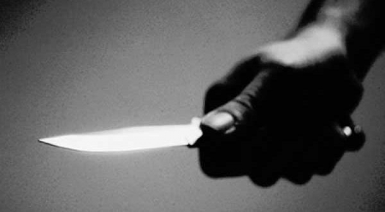 Krim në familje në Elbasan, 35-vjeçari plagos me thikë vëllain dhe kunatën