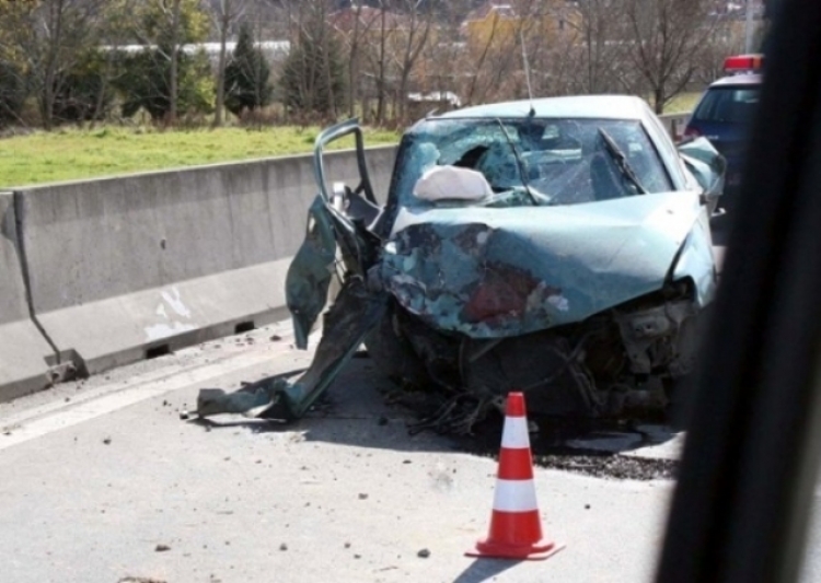 I dehur dhe pa patentë, aksidentohet në autostradë 48-vjeçari Ndriçim Hidri