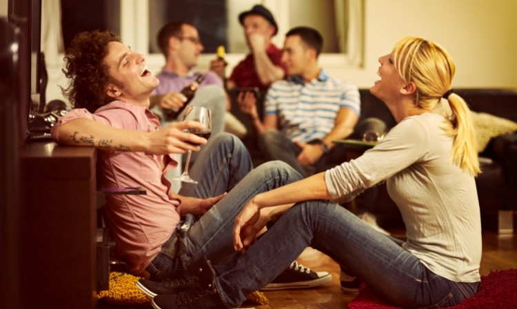 Pse të festoni në shtëpi është ide e mirë? 6 Arsyet që e vërtetojnë!