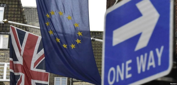 Votuesit britanikë sot vendosin: Po ose jo në BE