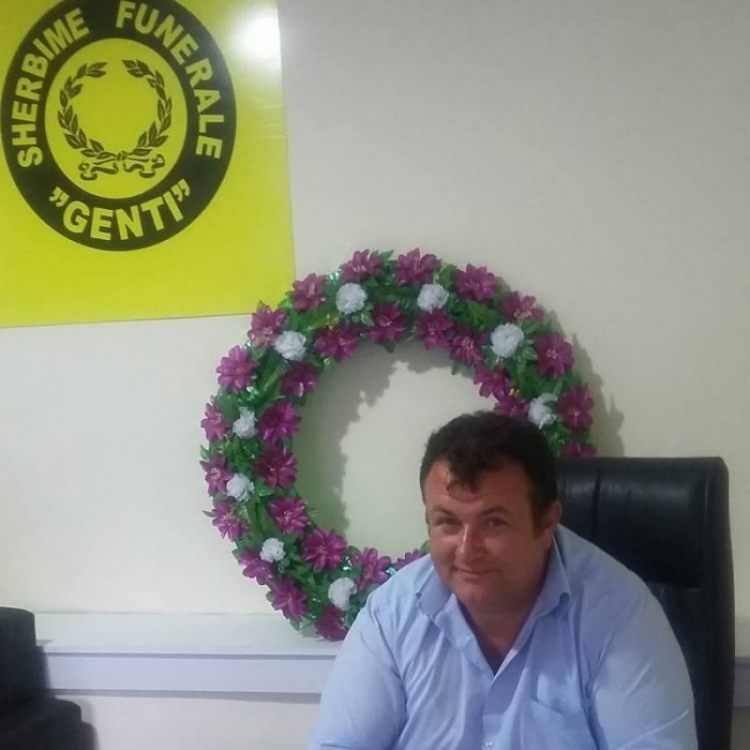 Fier, punonjësi i morgut Mariglen Saliaj “biznes” me të vdekurit, agjenci funerale afër spitalit për të favorizuar biznesin