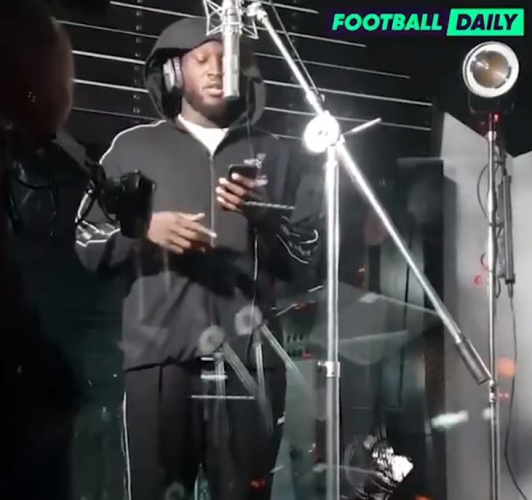 Reperi më i ri në skenë është...Lukaku! Shihni koveri-n e parë të tij me muzikën e JAY Z[VIDEO]