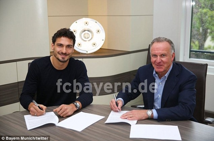 Mats Hummels firmos kontratën: “Krenar që jam pjesë e Bayern” [FOTO]