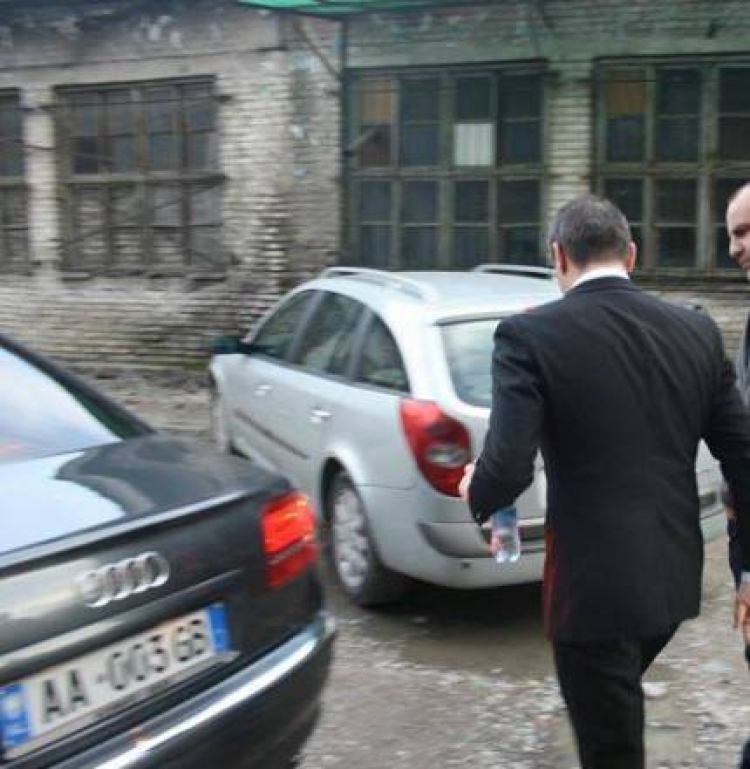 Zhduket Audi i famshëm i çështjes “Tahiri” me targë “AA003GB”, hetuesit nuk kanë gjetur asnjë gjurmë të tij