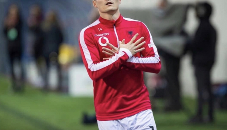 I jep fund karrierës me kombëtaren shqiptare, futbollisti i famshëm emocionon me letrën lamtumirëse