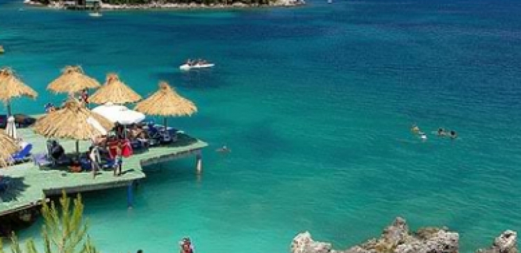 Tjetër vdekje në plazhet shqiptare, turistja polake mbytet në Sarandë