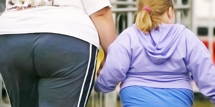 Studim shqiptarët po vuajnë më pak nga obeziteti