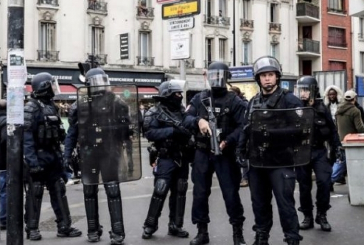 Protestat trembin qeverinë franceze, lëvizja e radhës...