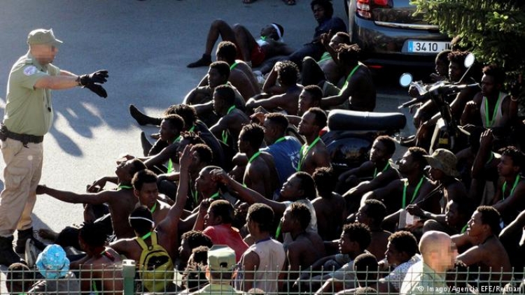 Maroku deporton qindra emigrantë. Pengohet kalimi përmes Detit Mesdhe në Evropë [FOTO]