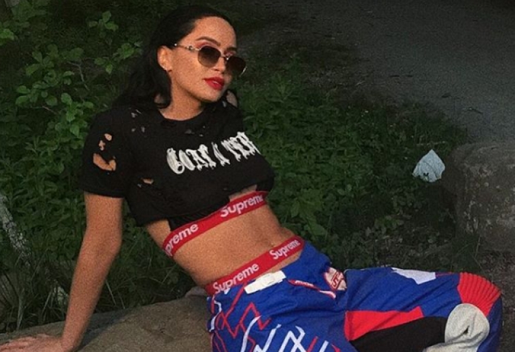 Cili është ky mashkull para të cilit Dafina Zeqiri bën twerk dhe kërcim hot? [VIDEO]