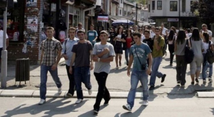 Rrinë kot! 1 në 4 të rinj në Shqipëri as shkollohen as punojnë