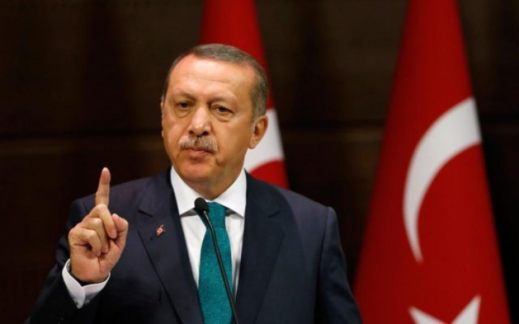 Presidenti Erdogan zgjidhet sërish në krye të partisë së tij