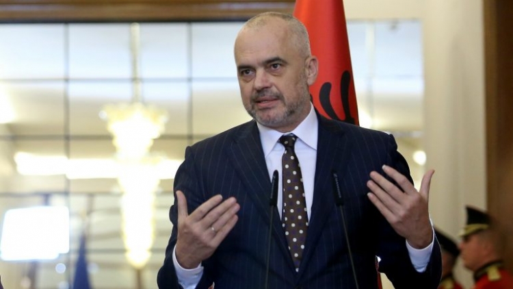 Edi Rama: ''Dhërmiu deri dje i zhyturnë zymtësinë e harresës'' [FOTO]