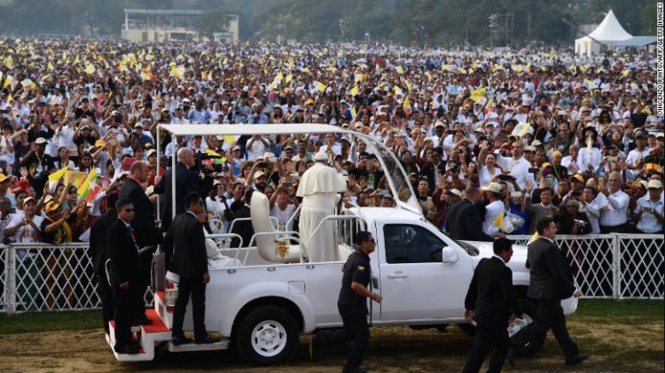 150 mijë njerëz dalin në shesh për papa Françeskun në Mianmar