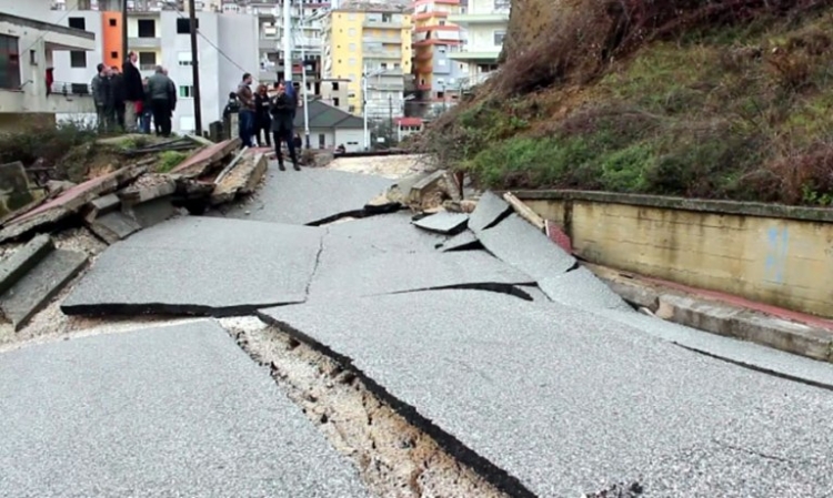 Moti i keq/ Kryebashkiakja e Gjirokastrës thirrje qeverisë: Të shpallet gjendja e emergjencës