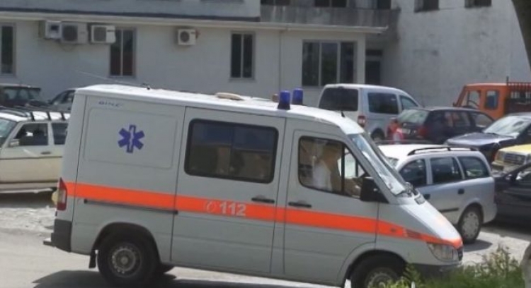 9-vjeçarja bie nga kati i 7 i pallatit, sillet me helikopter në Tiranë