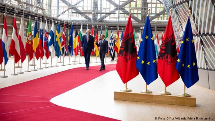 Negociatat me BE? Këshilli i Evropës: Progres kundër korrupsionit, por ende shumë për të bërë