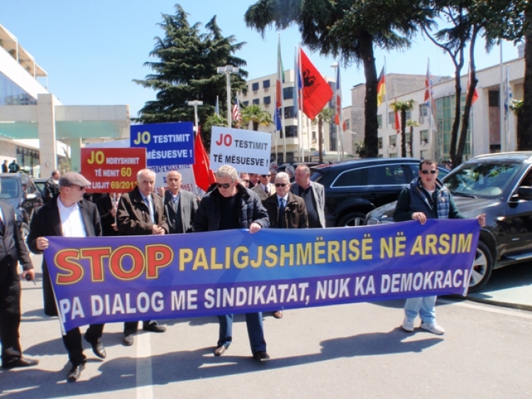 Mësuesit guxojnë e dalin në protestë