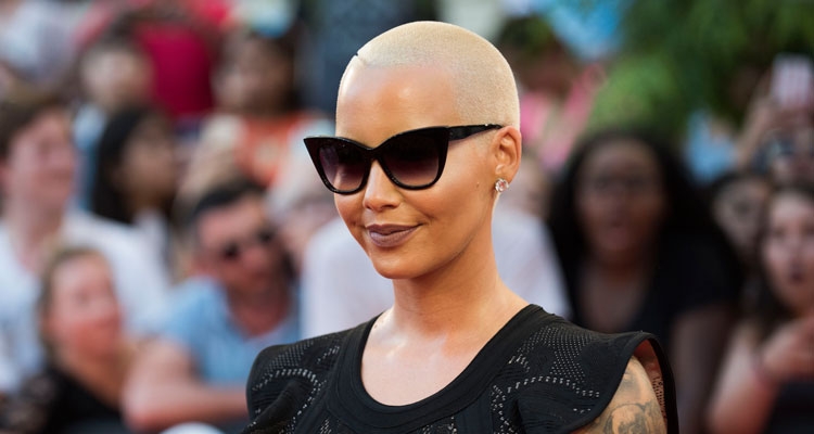 E dëshpëruar, Amber Rose kërkon ndihmën e teknologjisë për të gjetur një mashkull të ri