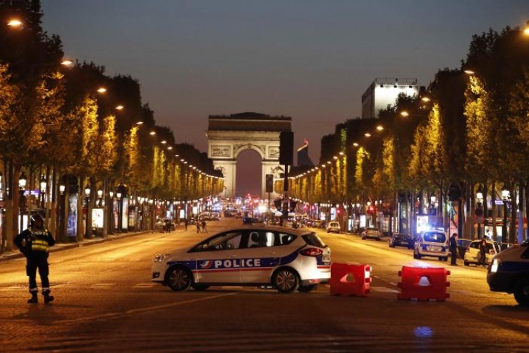 Alarmohet sërish Franca, të shtëna në qendër të Parisit, ka viktima [FOTO / VIDEO]