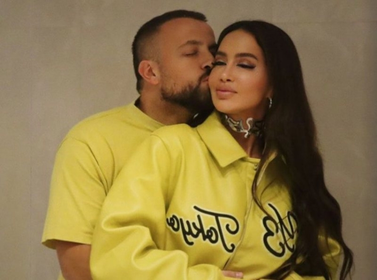 Dafina Zeqiri konfirmon shtatzëninë e dytë gjatë koncertit