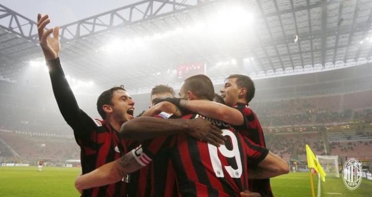 “Ciao!”, dy futbollistët e njohur të Milanit përshëndesin shqiptarët, mos e humbisni [VIDEO]