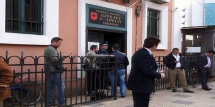 11 kuksianët e arrestuar 'blindojnë' Shkodrën