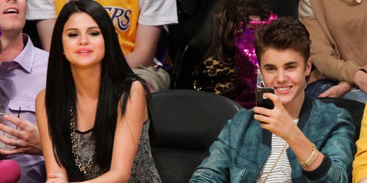 Justin Bieber rikthehet te Selena [FOTO]