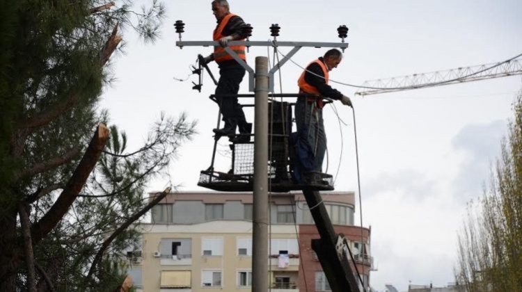 Qytetarë, merrni masat! Këto zona të Tiranës nuk do kenë energji elektrike nesër, mësoni oraret! [FOTO]