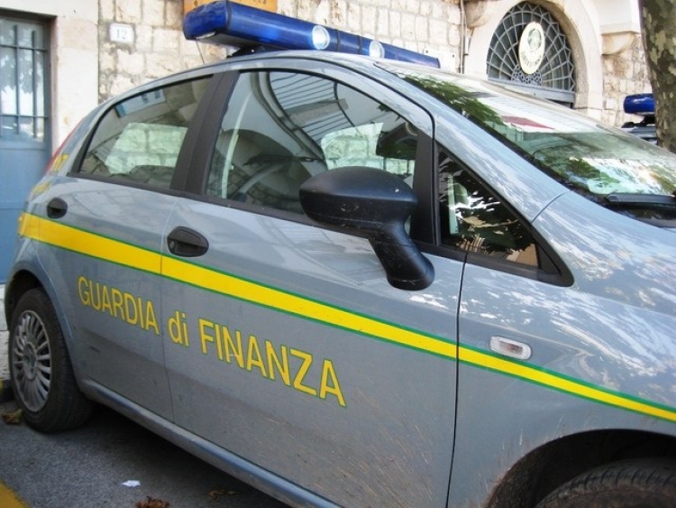 Itali, goditet banda e trafikut ndërkombëtar të drogës.  Midis tyre dhe dy shqiptarë