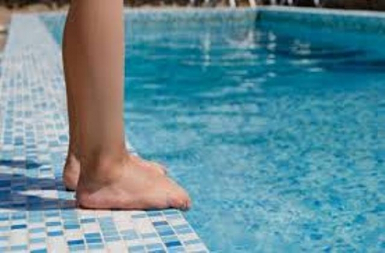 E dhimbshme, 3-vjeçari mbytet në pishinë