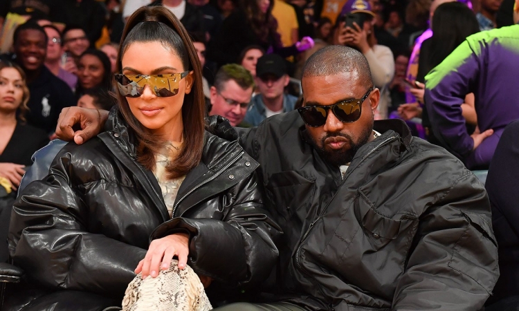Kanye West injoron publikisht Kim Kardashian! Ja si reagoi ajo [VIDEO]