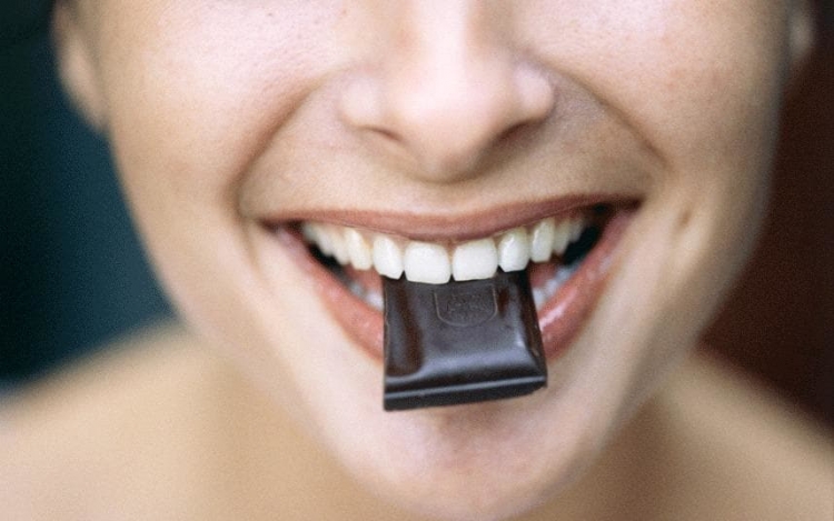 Çokollata e zezë parandalon diabetin? Ja çfarë thotë një studim i ri