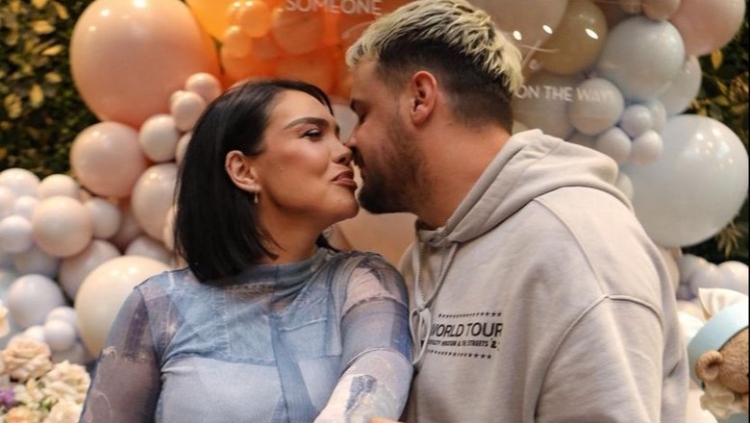 Pritjes së ëmbël i erdhi fundi, Einxhel Shkira bëhet nënë për herë të parë, zbulohet gjinia e bebit