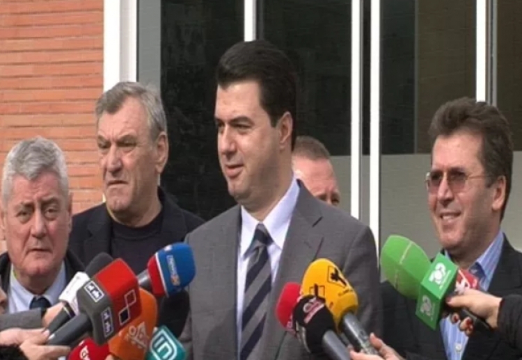 Pas takimit me aleatët kryetari i PD-së Lulzim Basha për mediat: “Protesta e Opozitës do të nisë këtë muaj”
