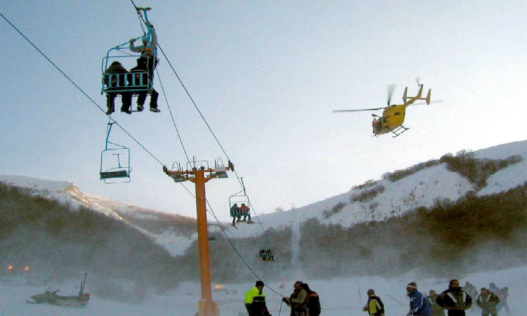 Tjetër tragjedi në Itali, rrëzohet helikopteri me 6 persona në bord