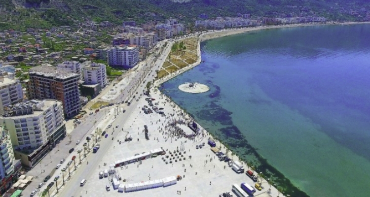 Gjendet një person i pajetë pranë Lungomares në Vlorë