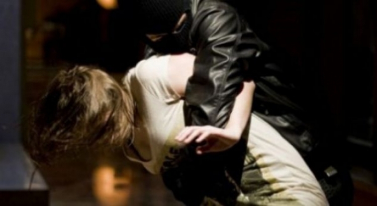 Rrëmbyen 15-vjeçaren nën kërcënimin e armëve, Policia e Bulqizës arreston shtetasit Dorjan Totraku, 29 vjeç, Izmir Gjetani, 24 vjeçdhe Idriz Gjetani, 20 vjeç