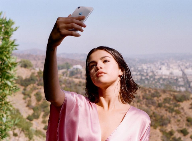 Këngëtarja shqiptare shoqëri të ngushtë me Selena Gomez? Shikoni ku fotografohen [FOTO]