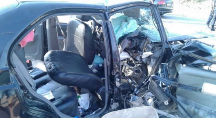 Aksident në Gjirokastër, makina me 4 persona del nga rruga