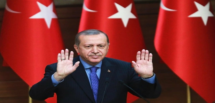 Presidenti turk Erdogan uron 8 Marsin edhe në shqip [FOTO]