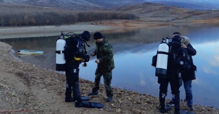 U mbyt në lumin Drin, polumbarët nisin kërkimet për gjetjen e trupit të peshkatarit