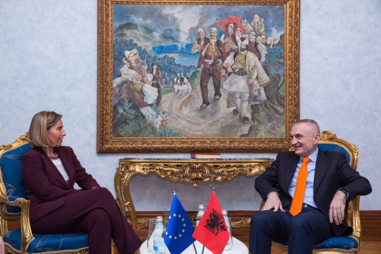 Meta dhe Mogherini: “Një Shqipëri e stabilizuar dhe konstruktive i shërben më mirë stabilitetit dhe bashkëpunimit rajonal” [FOTO]