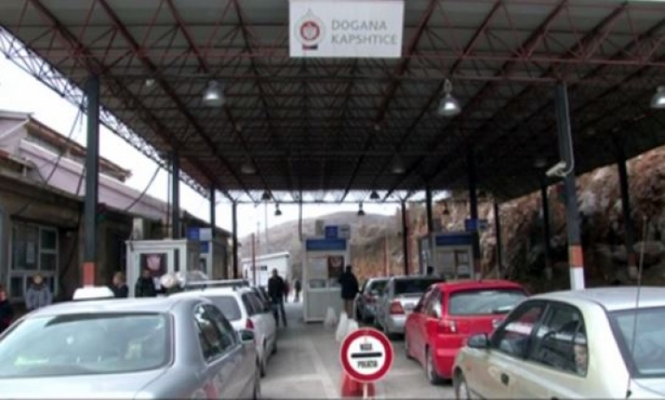 Arrestohet doganieri Genci Laçaj 50 vjeç në Kapshticë, dyshohet se ka kaluar një automjet me dokumenta false