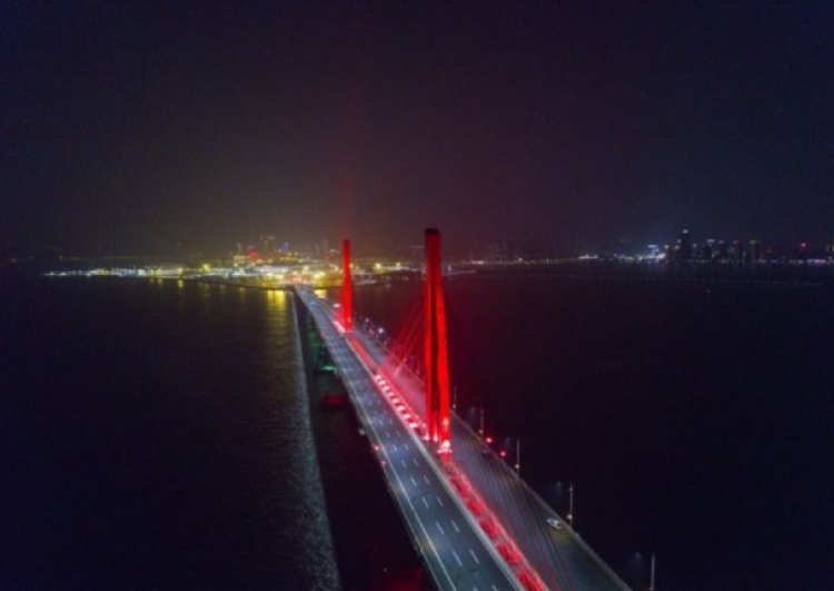 Kinë, inagurohet ura detare më e gjatë në botë...[FOTO]