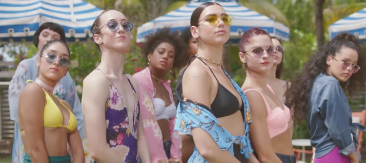 Këtë version të ‘New Rules’ nga Dua Lipa me siguri nuk e kishit dëgjuar [VIDEO]