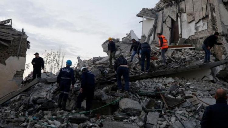 S’ndalet tmerri! Tjetër tërmet i fuqishëm në Shqipëri, ja ku ishte epiqendra dhe shkalla! [FOTO]